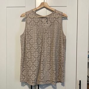 NWT Luna Rae sleeveless lace top in champagne/nude